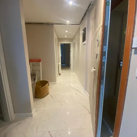 Bakirkoy Ahmet Bey Apartmaninda Daire Esyali