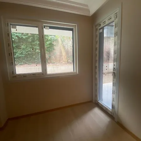 דירה Bakirkoy Ahmet Bey Apartmaninda Daire Esyali